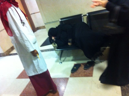 صور وتفاصيل سقوط مرأة سعودية مستشفى النور بمكة