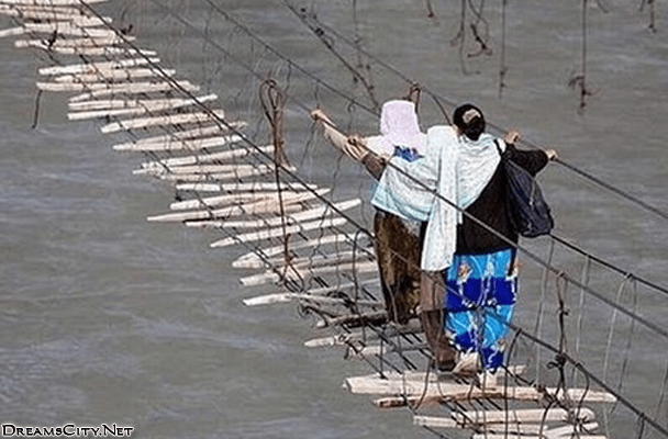 جسر المشاة في باكستان
