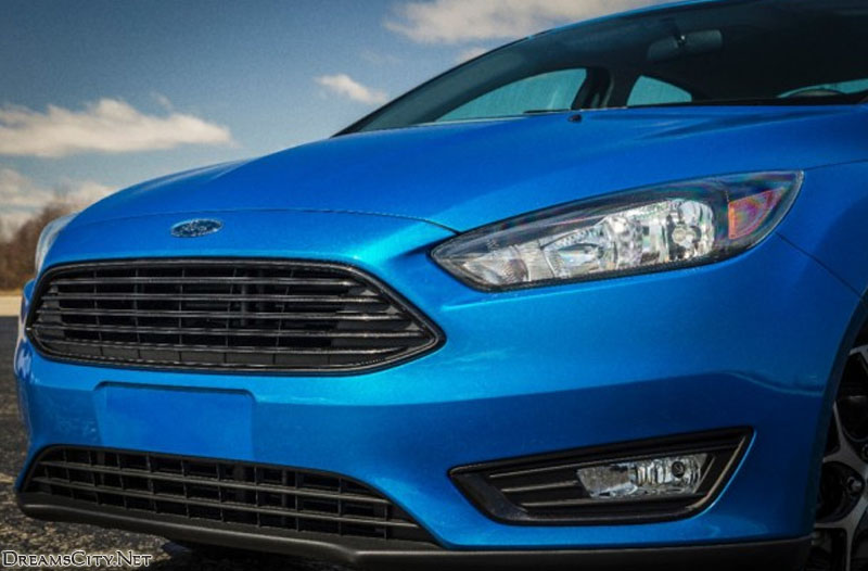 Ford_Focus_Sedan_2015_05