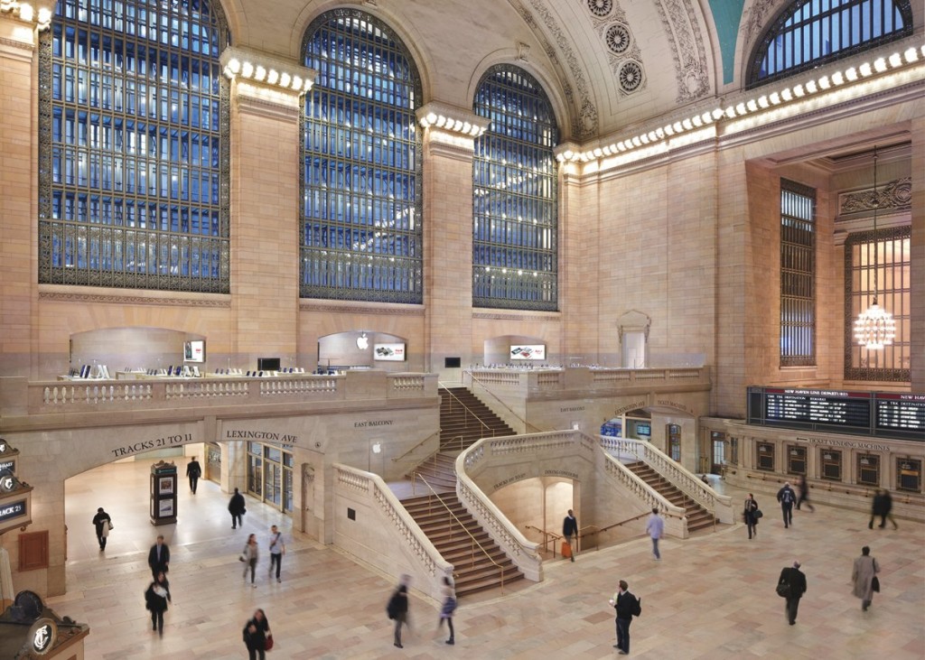 apple-likes-to-build-its-stores-in-classic-structures-in-new-york-it-put-a-retail-store-inside-the-famous-grand-central-terminal
