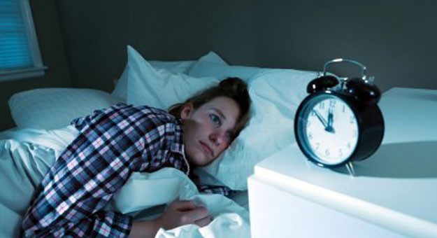 4 أسباب تسبب لك الارق قبل النوم